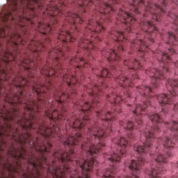 Red scarf - Picture 2 of 2